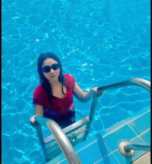 Nishat Priom Instagram - Refreshment, joy & relaxation 🩵♥️

#nishatpriom #nature #infinitypool #coxsbazar #refreshment #beachvacation