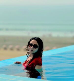 Nishat Priom Instagram - Refreshment, joy & relaxation 🩵♥️

#nishatpriom #nature #infinitypool #coxsbazar #refreshment #beachvacation