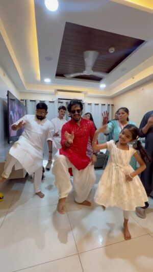 Nitya saxena Instagram - When the Family meets 🥰😇😎

Eid Mubarak ❤️

#jaragandi #trendingreels 

@viyaofficial @nitya.saxena1186 @khan_mehraj @hamida_khatoon_official @princepatel4571 @raj_charles09