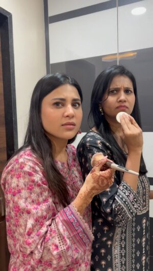 Nitya saxena Instagram - Hmmm…Antha ga, Antha ga!! 🫣😎

@hamida_khatoon_official @nitya.saxena1186 @khan_mehraj #anchorravi