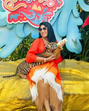 Niyuktha Prasad Instagram - Feasting my Baby Cub🍼🐯🐅

#bangkok #thailand #safari #tiger #cub #baby #love #nature #vacation #mood #explore