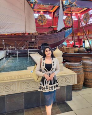 Niyuktha Prasad Instagram - I’m in love with cities I’ve been to and people I’ve never met.♥️

#favourite #picture #dubai #fun #explore #love #friendship #funny #time #goals