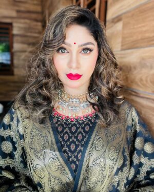 Niyuktha Prasad Instagram - May your home be blessed with warmth, your heart with contentment and your life with prosperity. Eid Mubarak🤲🏻🕌

#pic #favourite #home #ootd #picture #tradition #traditionalwear #love #explore #happiness #life #selfie #portraitphotography