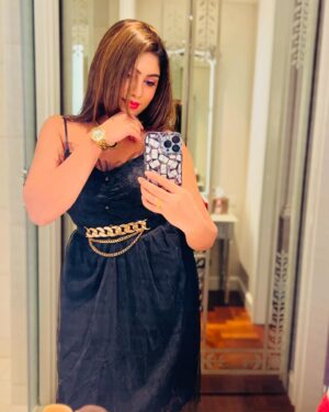 Niyuktha Prasad Instagram - Im Powerless To Resist Black♣️

#dubai🇦🇪 #ootd #love #life #fun #friends #goals #love #outfit #black #explore #more