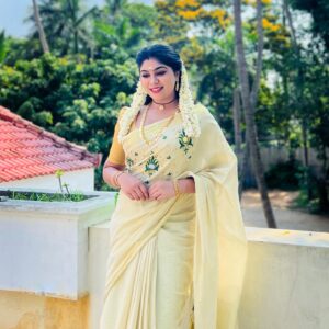 Niyuktha Prasad Instagram - ഏവർക്കും എൻറെ ഹൃദയം നിറഞ്ഞ വിഷു ദിനാശംസകൾ♥️🌸

#vishu #celebration #kerala #tradition #traditional