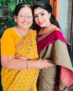 Niyuktha Prasad Instagram - I really miss those moments when she calls me `Achammede Paarukuttyee’😔…when i left on the last day,i saw her crying face .it really depressed me, her distress was truly a sign of motherhood. Miss you so much 💔

#memories #artist #zeekeralam #parvathy #love