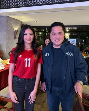 Noella Sisterina Instagram - MC untuk acara nobar Indonesia vs Vietnam bersama pak @erickthohir wohooooo INDONESIAAA!! 1-0 🇮🇩 #timnas #timnasday #MC #masterofceremony #MCcorporate #MCbyNoe