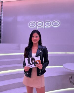 Noella Sisterina Instagram - Sporty talkshow with @taufikhidayatofficial and @glennvictor thank you for having me @oppoindonesia 🤍 #MC #MCjakarta #MCbyNoe