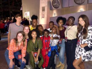 Noelle Sheldon Instagram - Hollywood Horror Nights ft. some creepy eyes and good times