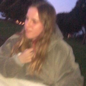 Noelle Sheldon Instagram - I shouldn’t be allowed to eat baby carrots!! Ft. my Snuggie and my beautiful friends