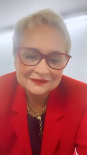 Noémia Costa Instagram - JÁ DE SEGUIDA NA @anossatarde.rtp na @rtppt com a nossa @taniaribas OLHOS NOS OLHOS.
ESPERO POR VOCÊS 🧡
