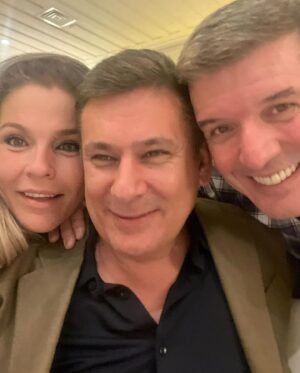 Noémia Costa Instagram - Que noite maravilhosa, que pessoas fantásticas ❤️ Parabéns minha querida @noemia7costa_oficial  e obrigada pelo honroso convite e por fazer parte da tua vida ❤️🌹 
Love you ❤️