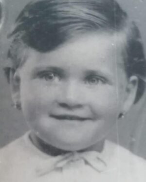 Noémia Costa Instagram - A 7 de Maio de 1964 nasci eu.
Assim se passaram 60 anos.
Meu Deus obrigada!!!
Como todos nós, vivi alegrias, tristezas, amor, chorei, ri.
Fui filha, irmã, mãe e agora avó.
Nasci de um grande Amor e isso faz toda a diferença.
Até aqui Deus me ajudou, cuidou, amou, protegeu a mim e aos que Amo. 
E em alturas difíceis Nunca me abandonou.
Estou Grata há Vida, aos meus e a Ti!!!!
Obrigada ao público que ao fim de 44 anos de profissão me continua a acarinhar.
Hoje o dia é meu. E no céu tenho três estrelas que me amam eternamente o meu irmão Jaime e os meus Pais.
Que posso pedir mais?!
Agradeço apenas.