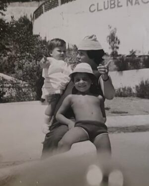 Noémia Costa Instagram - A 7 de Maio de 1964 nasci eu.
Assim se passaram 60 anos.
Meu Deus obrigada!!!
Como todos nós, vivi alegrias, tristezas, amor, chorei, ri.
Fui filha, irmã, mãe e agora avó.
Nasci de um grande Amor e isso faz toda a diferença.
Até aqui Deus me ajudou, cuidou, amou, protegeu a mim e aos que Amo. 
E em alturas difíceis Nunca me abandonou.
Estou Grata há Vida, aos meus e a Ti!!!!
Obrigada ao público que ao fim de 44 anos de profissão me continua a acarinhar.
Hoje o dia é meu. E no céu tenho três estrelas que me amam eternamente o meu irmão Jaime e os meus Pais.
Que posso pedir mais?!
Agradeço apenas.