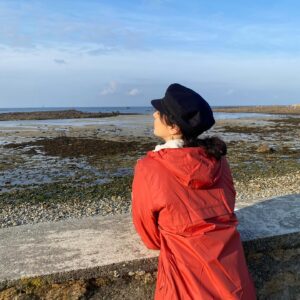 Nolwenn Leroy Instagram - « Regarder la mer... Rester la journée entière ici... Sur le mur de pierre...»🌊🐚⚓️ 
🙏🏼⭐️ @hotelrestaurantlesterenn #grandesmarees #pointedepenmarch