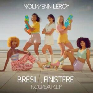 Nolwenn Leroy Instagram - Cet Été, sur une plage du Nord de la France, nous sommes allés chercher quelques rayons de soleil et un grand vent de liberté pour tourner les images du clip de « Brésil, Finistère »🛼🐴🚘🌊🌞🌎 Il est à vous!!! J’espère qu’il vous plaira💋