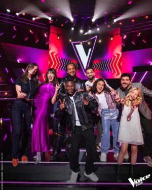 Nolwenn Leroy Instagram - MERCI…✌️❤️
•à toi chère @louagathe.musique , pour ma première fois en tant que « Coach titulaire » dans the Voice Kids, je ne pouvais rêver mieux que cette rencontre avec une si belle âme d’Artiste💎🎹 Une belle histoire s’ouvre devant toi…⭐️
•à tous ceux qui ont rejoint mon équipe et qui m’ont fait confiance et dont je ne doute pas qu’ils iront loin eux aussi…⭐️ @elise.musicoff @iskandar_thevoicekids9 @oriane_js @mahe_thevoicekids9 @lya_thevoicekids9 @margaux.mullr @art.hur_pascal @maxencec_off @eva_thevoicekids9  #EILEEN & #CHARLIE🩷
•à tous ces jeunes vivant passionnément pour la musique🎵 @ilyana.officiel_ @lucie_music_off 
•à toutes les familles venues le cœur battant pour les soutenir dans cette merveilleuse aventure💐
•à tous ceux qui, à travers ce programme, ont permis à l’espoir fou de tous ces Kids de se concrétiser🙏 @bberberes @pascalguix @matthieugrelier @olivierschultheis @azizbaki @itvstudiosfr @tf1 @thevoice_tf1 
•à @durel_off , un grand bravo pour cette victoire et ton parcours exceptionnel🏆
•aux amis @patrickfiorioff @slimane @kendji pour l’accueil & la complicité😘