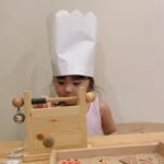 Nonoka Ono Instagram - 👩‍🍳 シンガポールでバレエ観劇中に 娘を預かっていただいた 日本人family @mira_charo115 さん🏠🌈 おうち遊びのプロすぎました😭🙏✨✨ お迎えにいったら 帰らないっママもあそぼ〜🥰 と、娘。笑 うちの娘はお外で遊びたい派😎🤘 と思っていたけど 私の努力不足でした🤣🙏🙏 @mira_charo115 さんの Instagram参考に私もがんばろう✊🔥 (せめて雨の日くらいはがんばろう✊☔️笑)