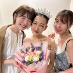 Nonoka Ono Instagram - 🩰 今回シンガポールに行ったのは バレリーナをしている親友の引退公演を 観に行くためでした🫶 中学１年生の1学期からひとりでカナダに バレエ留学にいってから ずーっと海外で頑張ってきた姿を見てたから もう、嗚咽するほど感動。。 言葉はいらないほど、美しすぎた✨ 本当に本当にお疲れさま。✨ 私も幼い頃バレエをやっていたけど こういう本物をみていたら もっと好きになってたかな。笑 今回の公演は小さい子NGだったけど いつか娘にもみせてあげたいな🥹❤️ 観劇中は現地在住の日本人Familyのお宅で 娘を預かっていただきました🙏🙏✨ そちらの様子も楽しそうすぎたので、 また投稿します😳✨