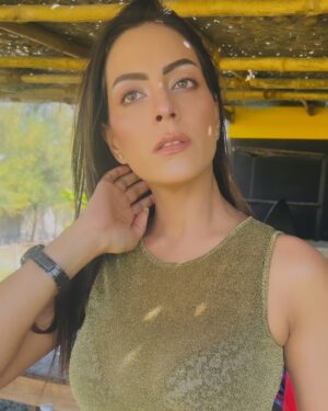 Noor Malabika Instagram - Real eyes can realise real eyes 🍂