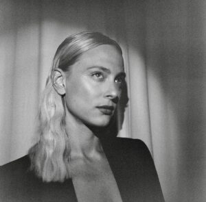 Nora Arnezeder Instagram - @akdeutsch @heroeshair @cami.arnaud