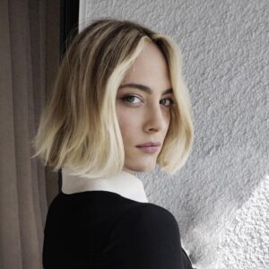 Nora Arnezeder Instagram - Press junket #armyofthedead  @sabrinabmakeup @renatocampora @petraflannery @traceycunningham1 @maisonvalentino