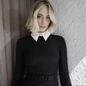 Nora Arnezeder Instagram - Press junket #armyofthedead  @sabrinabmakeup @renatocampora @petraflannery @traceycunningham1 @maisonvalentino