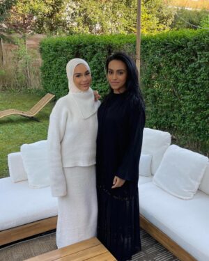 Nora Gharib Instagram - Mabrouk Eidkoum, from our bloodlines to yours✨🌙🫶🏽
Ik wens dat we allemaal de volgende prachtige maand Ramadan mogen meemaken en dat we snel allemaal in vrede kunnen leven.🤲🏽🤍