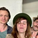 Nora Tschirner Instagram – Die „ARTE 42“ Studio-Crew wollte heute mal beweisen, dass wir HINTER der Kamera völlig verschwendet sind. Aber…ach egal. Wir konzentrieren uns jetzt einfach wieder auf‘s Inhaltliche. Und auf Eibrot. 🤷🏻‍♀️

“ARTE 42” nächste Folge „Die Sprache der Tiere“ morgen, 6.5., 
15 Uhr auf ARTE-YouTube 

#arte42