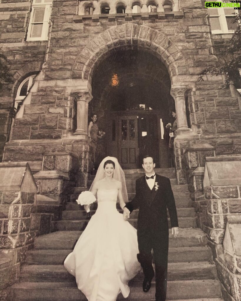 Norah O'Donnell Instagram - Happy 23rd Wedding Anniversary 🍾🥂 !!! Love you @chef_geoffs !