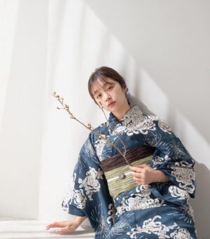 Nozomi Hanayagi Instagram - 🎐
地元で毎年行ってたお祭りで、
棒巻きっていう、お好み焼きの生地を
棒に巻いたのをいつも食べてたけど、
上京してからまだ一度も出会ってない🥲

みんなはお祭り行ったら
いつも買うものある〜？