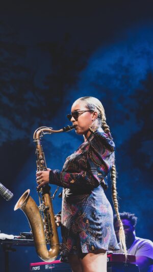 Nubya Garcia Instagram - thank you @marseillejazz ! 

Dress @farmrio @adorofarm 
📷 @claralafuentephoto