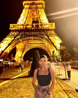 Nur Berfin Çiroğlu Instagram - Löyf is tuğh shöğht tü löğn Fğrench, lets jüst 💋