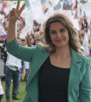 Nur Sürer Instagram - Başak Demirtaş’ın yanındayım