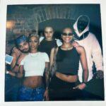 Nura Habib Omer Instagram - hab spontan am Mittwoch bei @unreleased.berlin 3 Lieder gespielt, darunter auch Ertrunken Goa Remix… was sagt ihr dazu dass dieser Song niemals rauskommen wird? Meinung ? Tausend dank an @frustra030 @fede4o4 & @rei.no.moura @ für die Einladung 🥰 📸 @richys.pics @ebeabebe @saybyetoit 🌊 @luciabinta