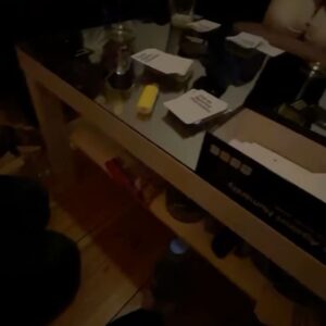 Nura Habib Omer Instagram - Ehrlich gesagt nervt mich Instagram extrem & ich poste nur stuff für den Algorithmus, um nicht geshadowbanned zu werden. Wie im Zoo, Leute glotzen nur & sind zu cool um zu Supporten dabei verlangt man nicht viel von den Menschen. Ich finds verrückt weil wenn ich schon da bin, dann lass ich doch gleich mal bisschen liebe da. Alle sagen sie gönnen aber brechen sich ein Zacken aus der Krone wenn sie mal wirklich was liken kommentieren oder teilen sollen aber sind die ersten bei Beyoncé und Co 😅 Außerdem warum muss mal sowas überhaupt erwähnen? Sollte man nicht sowas einfach automatisch tun als supportive person? Damals hab ich es geliebt in den Kommentaren mit den Leuten ganze Konversation zu haben & heute lesen sich mittlerweile die wenigsten Captions durch.