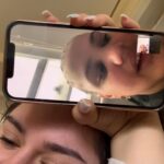 Nura Habib Omer Instagram - Ehrlich gesagt nervt mich Instagram extrem & ich poste nur stuff für den Algorithmus, um nicht geshadowbanned zu werden. Wie im Zoo, Leute glotzen nur & sind zu cool um zu Supporten dabei verlangt man nicht viel von den Menschen. Ich finds verrückt weil wenn ich schon da bin, dann lass ich doch gleich mal bisschen liebe da. Alle sagen sie gönnen aber brechen sich ein Zacken aus der Krone wenn sie mal wirklich was liken kommentieren oder teilen sollen aber sind die ersten bei Beyoncé und Co 😅 Außerdem warum muss mal sowas überhaupt erwähnen? Sollte man nicht sowas einfach automatisch tun als supportive person? Damals hab ich es geliebt in den Kommentaren mit den Leuten ganze Konversation zu haben & heute lesen sich mittlerweile die wenigsten Captions durch.