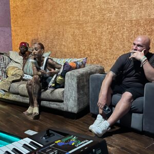 Nura Habib Omer Instagram - Good Times at @wanenestudios in Dar-Es-Salaam with @fridaamaniofficial and @nura 🇹🇿 @soskinderdoerfer Connection #nikoknows 📸 by @conquestair