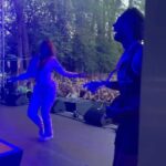 Nura Habib Omer Instagram - Konschstanz hat mein Herz gestohlen & jetzt chill ich in Hamburg mit Liebeskummer 😢💔@campus.festival.konstanz hatt sich bisschen angefühlt wie 2018 🥺 Danke 1 2 3 📸 @wahrscheinlich_oli danke 🙏🏾 4 davon kam wahrscheinlich meine Arschzerrung 5 @chilimausberlin Beef mit Papagei 6 @chilimausberlin cosplaying a dangerous dog 7 Appreciation Dance für @chilimausberlin 8 me & my Deutsche Pass (es ist liebe) @1dobel 9 🍉🍉🍉🍉🍉 10 Tourbus Akku leer 🥲🥲🥲🥲🥲