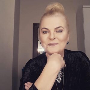 Nurseli İdiz Instagram - Merhabalar iyi akşamlar Canlı Masa bu akşam ve her akşam saat: 21:30 da Uçan Kuş Tv’de hepinizi bekliyorum sakın kaçırmayın. 🌺🙏🏼❤️