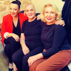Nurseli İdiz Instagram - Sevgili Fundacımm iyi ki geldiniz ayağınıza, yüreğinize sağlık güzel günlerde tekrar buluşmak üzere sevgiler ♥️ @fundasadikahmet @gulkarabayir @nergiskumbasar @kimyagokce