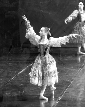 Océane Colom Instagram - « Je n’ai pas découvert ma danse, 
elle existait avant moi, 
elle dormait et je l’ai réveillé » 

Isadora Duncan