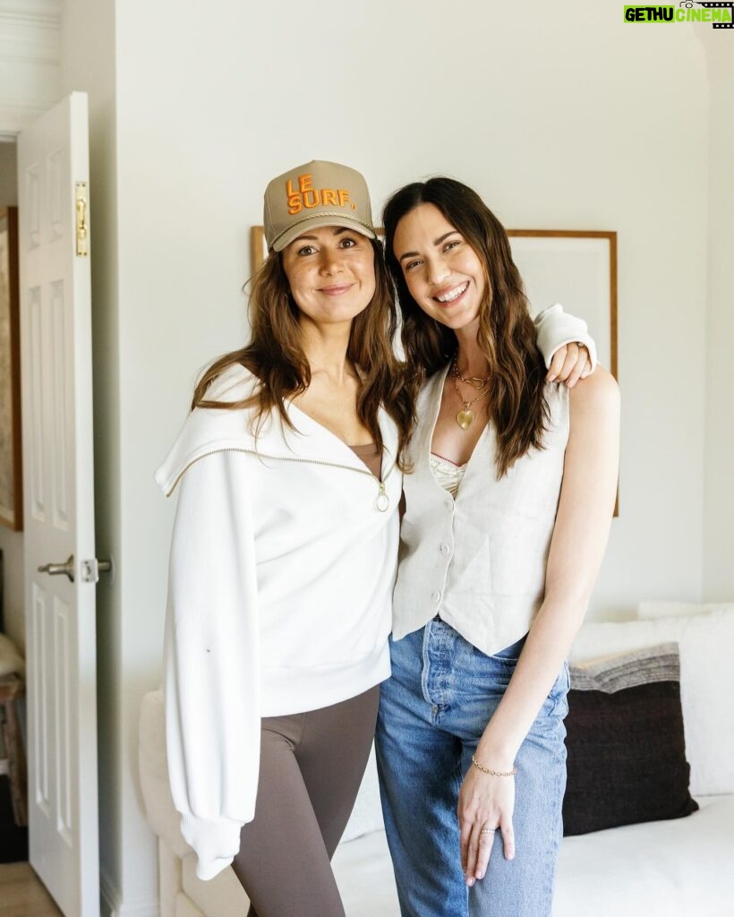 Odette Annable Instagram - @odetteannable and I met years ago and I’ve long been a fan of her work—but I’m JUST as inspired by her vulnerability and the way she invites others to show up authentically. On her morning routine: “I’m going to be honest here. I fluctuate from being ‘on’ and ‘way off’ consistently. One of my goals for 2024 is to try some more consistent discipline. In an ideal world, I would wake up before the kids around 5:30 am. Drink a tall glass of chlorophyll water, meditate, and get a workout in. Either yoga or pilates. Make my to-do list for the day, drink my tea, and crush. Unfortunately, I have yet to make that a consistent routine. Here’s to accountability this year and not being too hard on yourself if you slip. You can always start again.” Swipe for her realistic morning routine, daily uniform, and read our full interview at the link in bio.