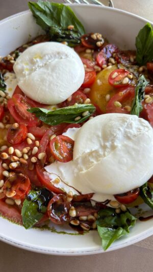 Odette Annable Instagram - EAT. COOK. JOY!! Wow. Truly blown away by this experience @eatcookjoy and @youngcraves. Imagine an affordable professional home chef coming into your home, cooking up a fresh delicious meal ready for you and your family exactly when you want it, leaving you two additional fully prepared meals ready to go in your fridge for the rest of the week AND a sparkling clean kitchen. Yes. Please. This is for all the people out there but especially… I see you parents who are hustling working, trying to get meals on the table while doing everything else. I will be entering my cooking era when I’m not so damn busy and will be letting @eatcookjoy do the damn thing for me! 10/10 reccomend.