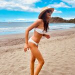 Odette Annable Instagram - Feeling those Costa Rica Vibes 🇨🇷 🫶🏽 1,2,3,4,5,6?