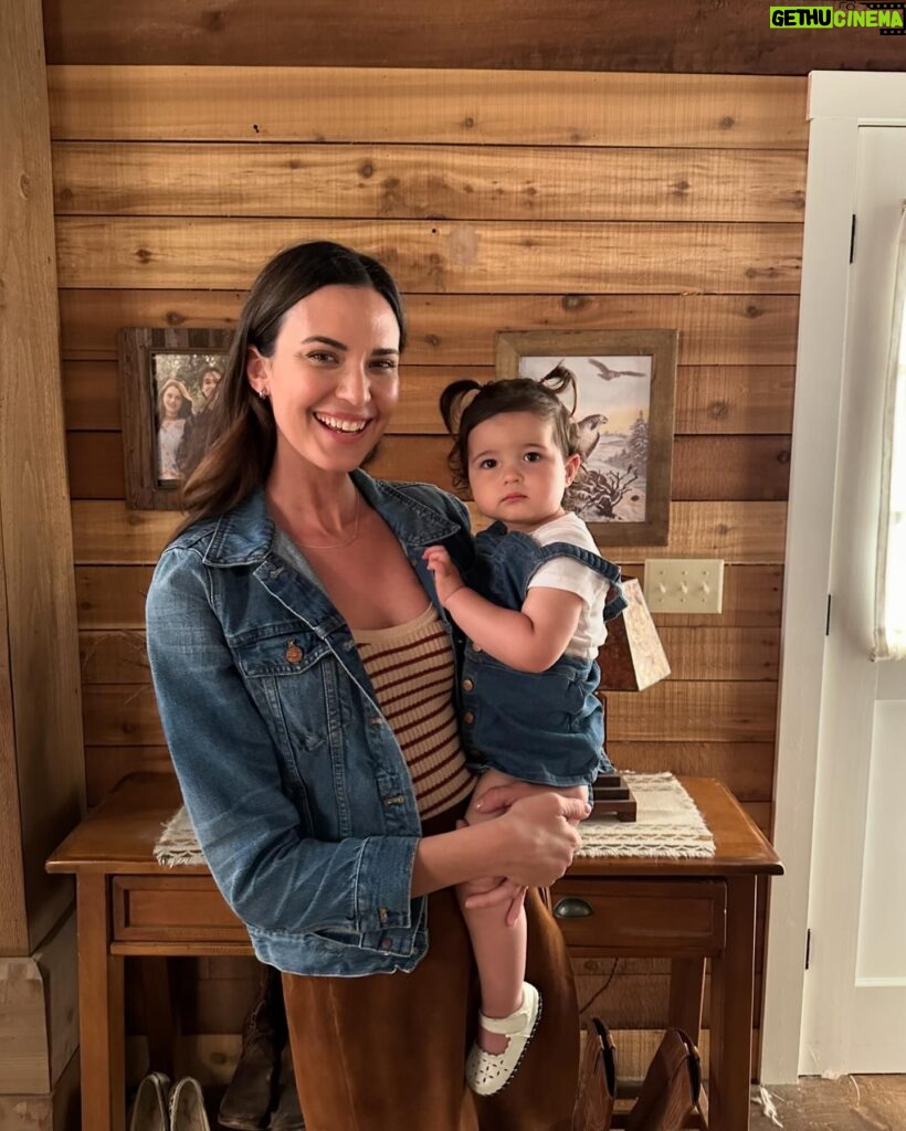 Odette Annable Instagram - SPOILER 🚨 Do Geri and Walker have a baby?!? Watch Ep. 3 tonight @thecwwalker to find out 🤠😉 #walkerfamily