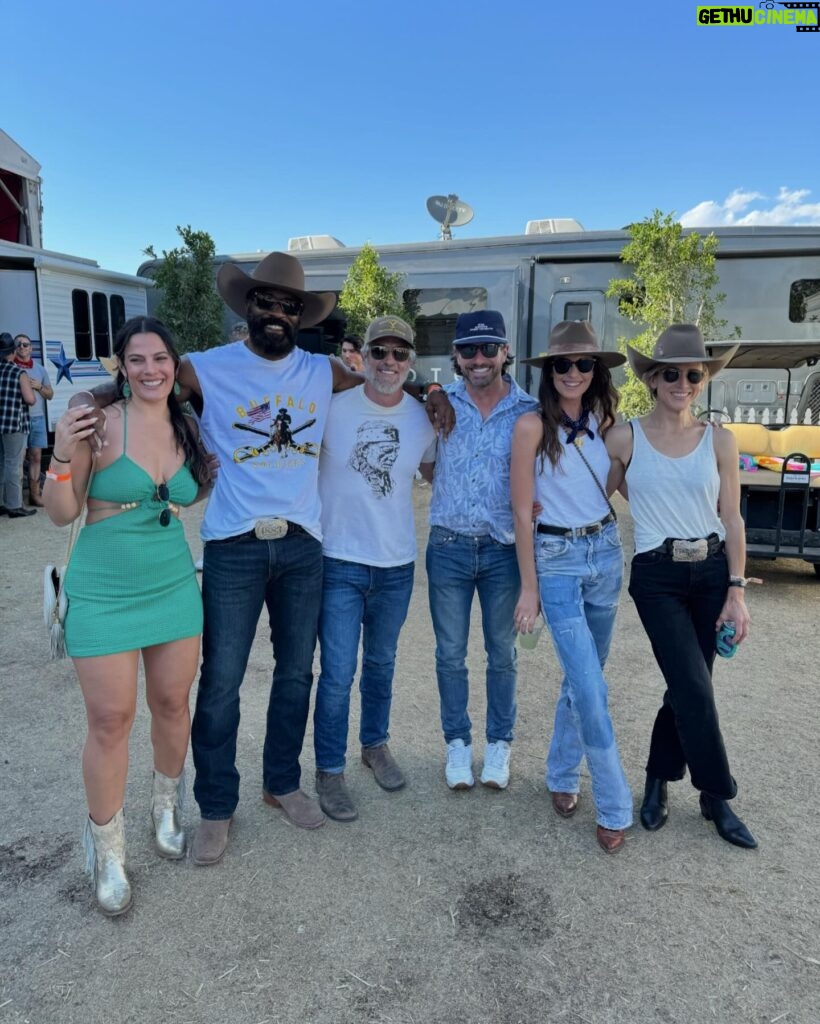 Odette Annable Instagram - 🤠🤘🏽⚡️ S T A G E C O A C H ⚡️🤘🏽🤠 thank you to the entire team at @yellowstone for the experience! Love y’all!
