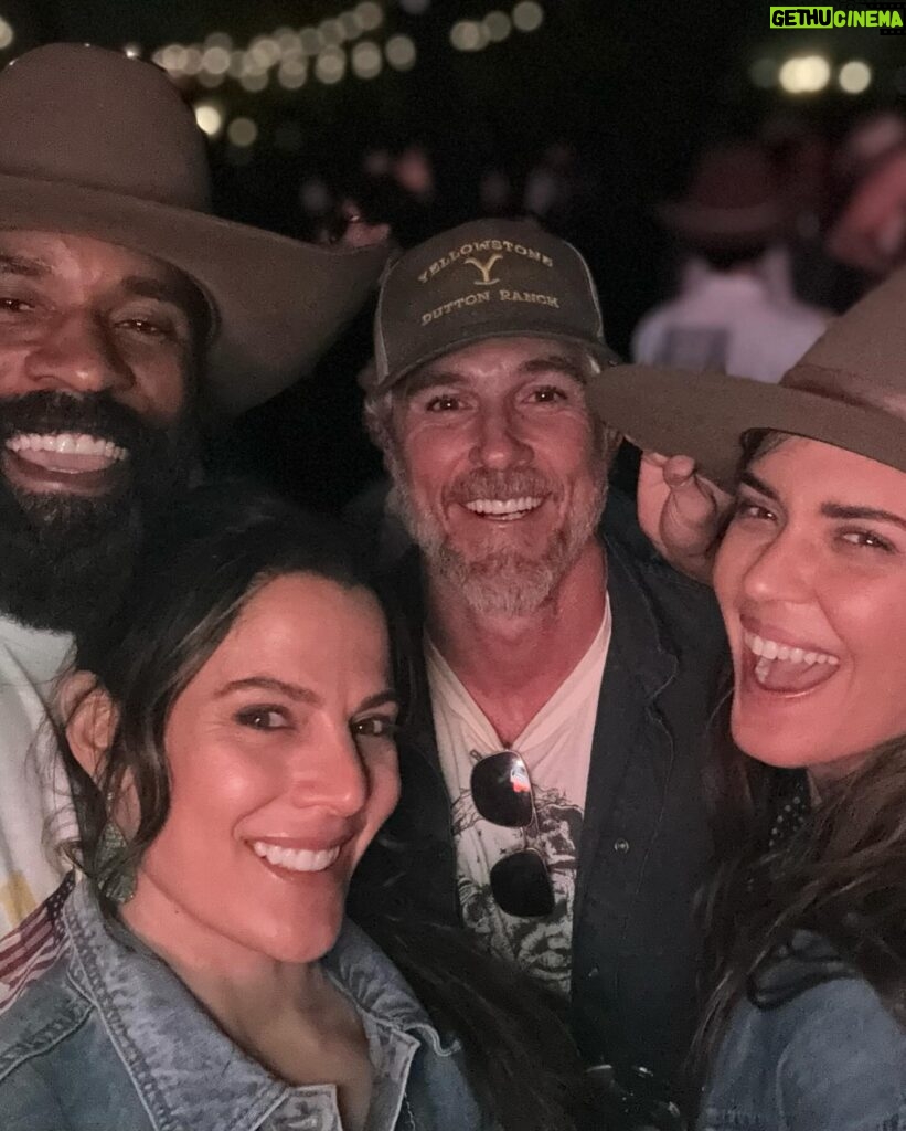 Odette Annable Instagram - 🤠🤘🏽⚡️ S T A G E C O A C H ⚡️🤘🏽🤠 thank you to the entire team at @yellowstone for the experience! Love y’all!