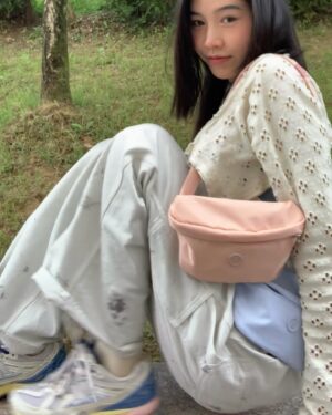 Oh Ji-yeon Instagram - 🩵💜🤍🧡💛