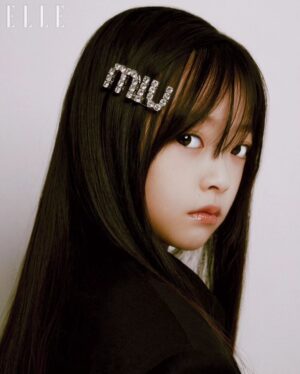 Oh Ji-yul Instagram - <ELLE 12월호> 엘르가 돌아본 FLASHBACK!(1) #더글로리 
@ellekorea 
.
.

엘르 3월호와 함께 할 수 있어서 너무나 영광이었습니다!!🙏💕

editor 전혜진 
photographer 윤송이 
stylist 이지현 
hair&makeup 서채원

.
.

#ELLE #엘르 #엘르코리아 #TheGlory #더글로리 #Netflix #넷플릭스 
#송혜교 #염혜란 #오지율 #아역배우  #miumiu #미우미우 @miumiu